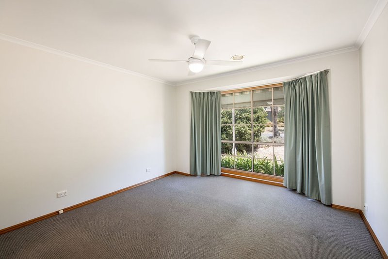 Photo - 5 Mcmahon Place, Wodonga VIC 3690 - Image 10