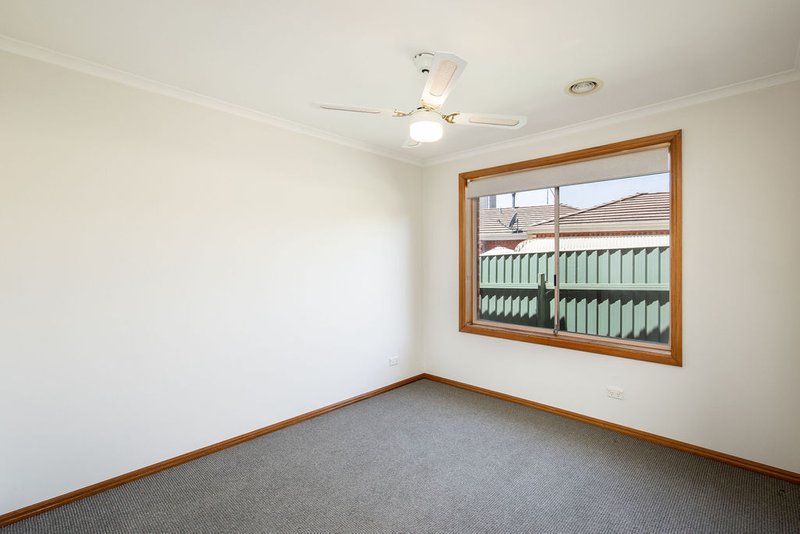 Photo - 5 Mcmahon Place, Wodonga VIC 3690 - Image 14