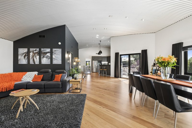 Photo - 5 Mcpherson Place, Werribee VIC 3030 - Image 9