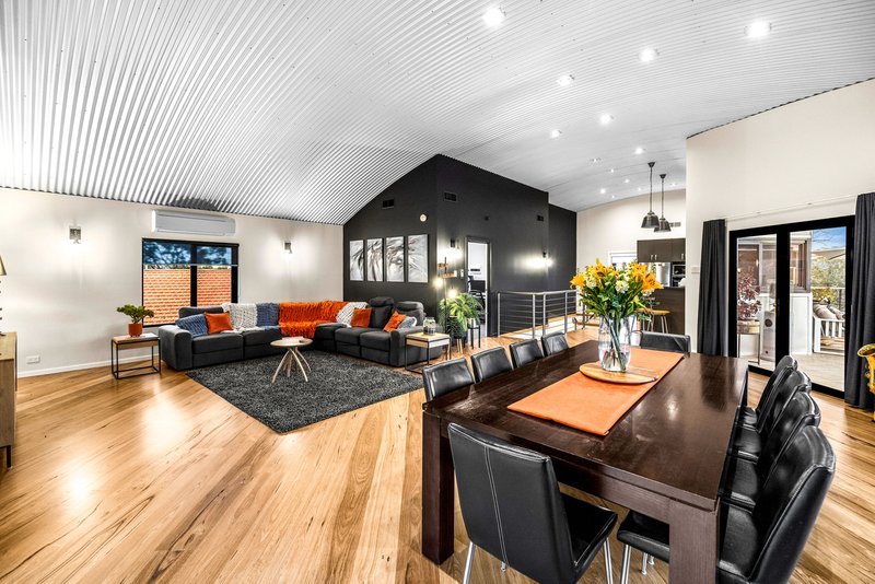 Photo - 5 Mcpherson Place, Werribee VIC 3030 - Image 11