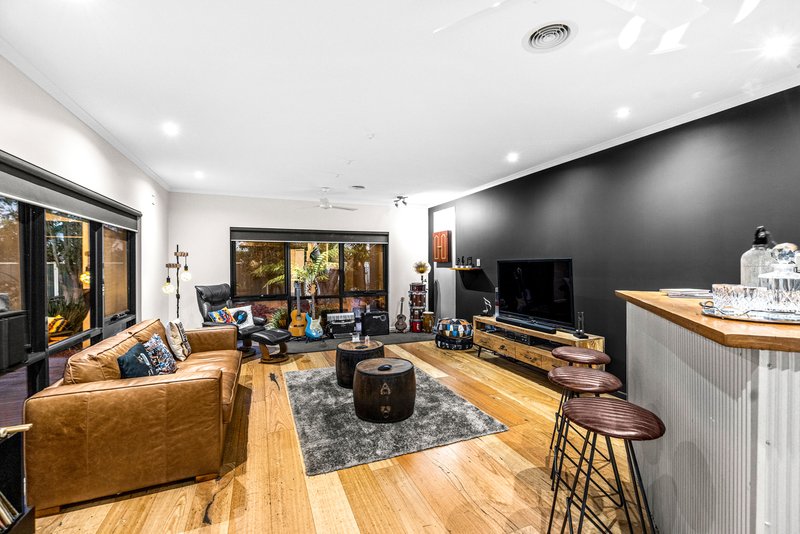 Photo - 5 Mcpherson Place, Werribee VIC 3030 - Image 14