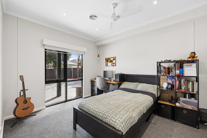 Photo - 5 Mcpherson Place, Werribee VIC 3030 - Image 20