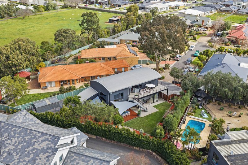 Photo - 5 Mcpherson Place, Werribee VIC 3030 - Image 25