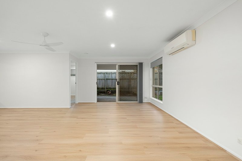 Photo - 5 Mead Place, Calamvale QLD 4116 - Image 8