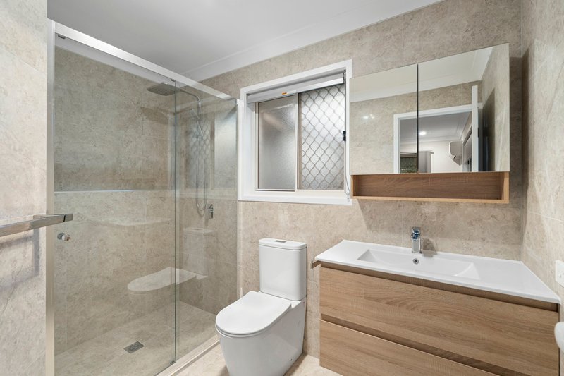Photo - 5 Mead Place, Calamvale QLD 4116 - Image 11