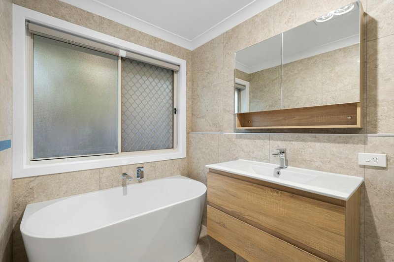 Photo - 5 Mead Place, Calamvale QLD 4116 - Image 15