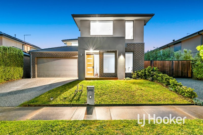 5 Medlow Way, Clyde North VIC 3978