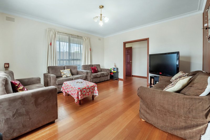 Photo - 5 Medway Road, Craigieburn VIC 3064 - Image 6