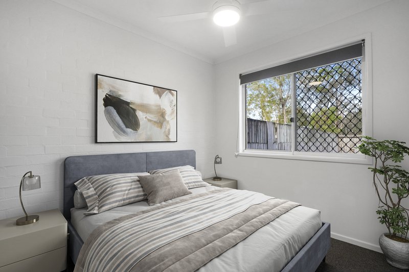 Photo - 5 Melrose Street, Eagleby QLD 4207 - Image 2