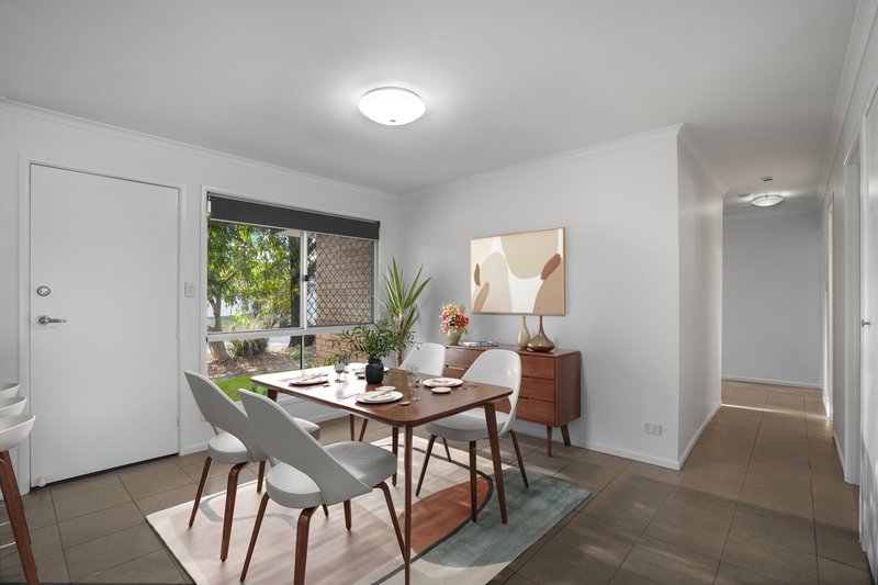 Photo - 5 Melrose Street, Eagleby QLD 4207 - Image 6