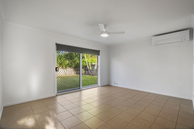 Photo - 5 Melrose Street, Eagleby QLD 4207 - Image 11