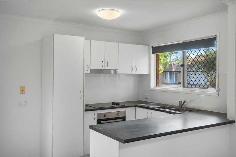 Photo - 5 Melrose Street, Eagleby QLD 4207 - Image 13