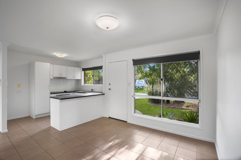 Photo - 5 Melrose Street, Eagleby QLD 4207 - Image 17