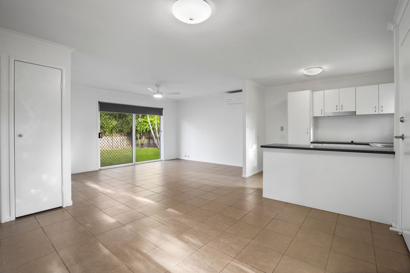 Photo - 5 Melrose Street, Eagleby QLD 4207 - Image 19