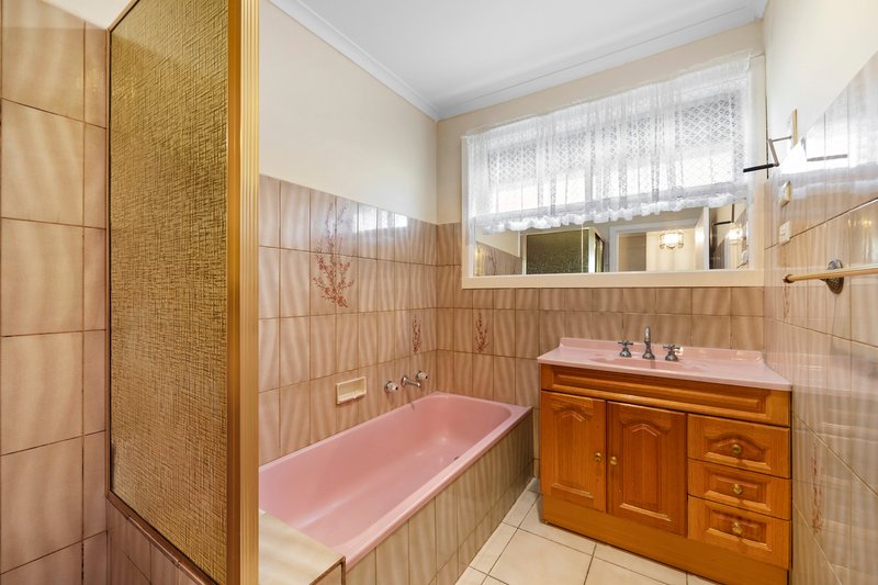 Photo - 5 Melton Crescent, Lalor VIC 3075 - Image 7