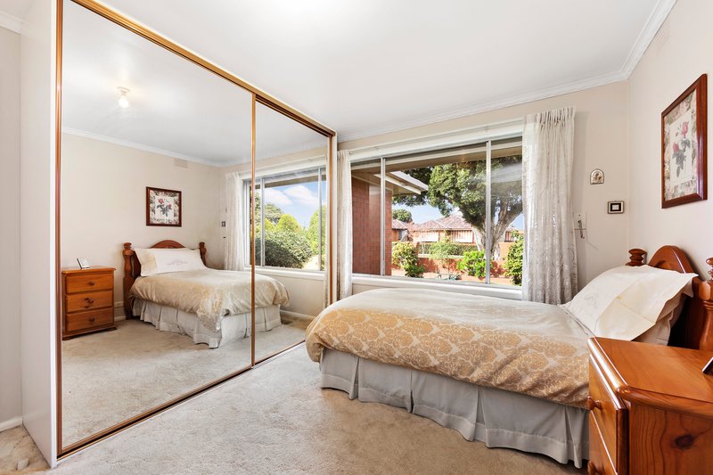 Photo - 5 Melton Crescent, Lalor VIC 3075 - Image 9