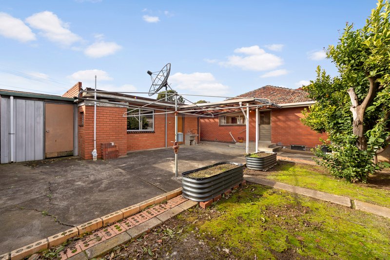 Photo - 5 Melton Crescent, Lalor VIC 3075 - Image 11