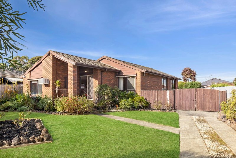 Photo - 5 Melva Crescent, Whittington VIC 3219 - Image 1