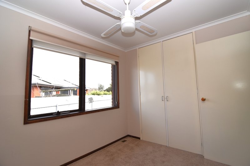 Photo - 5 Melva Crescent, Whittington VIC 3219 - Image 9