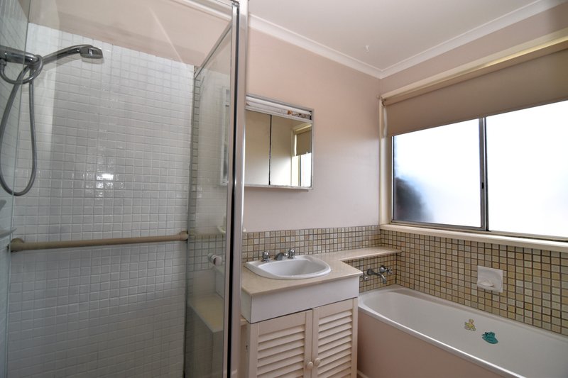 Photo - 5 Melva Crescent, Whittington VIC 3219 - Image 10