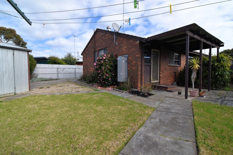 Photo - 5 Melva Crescent, Whittington VIC 3219 - Image 14