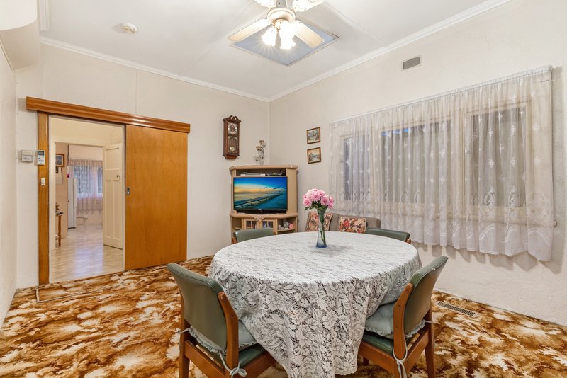 Photo - 5 Mena Avenue, Croydon VIC 3136 - Image 8