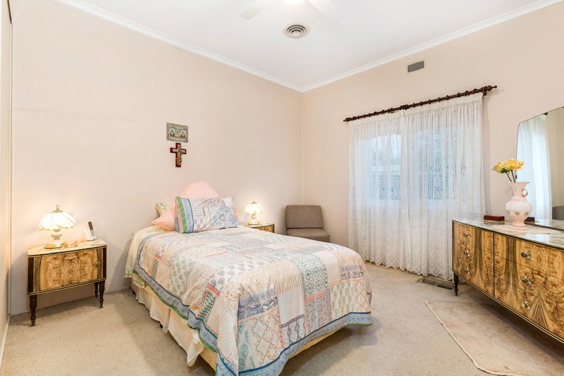 Photo - 5 Mena Avenue, Croydon VIC 3136 - Image 10