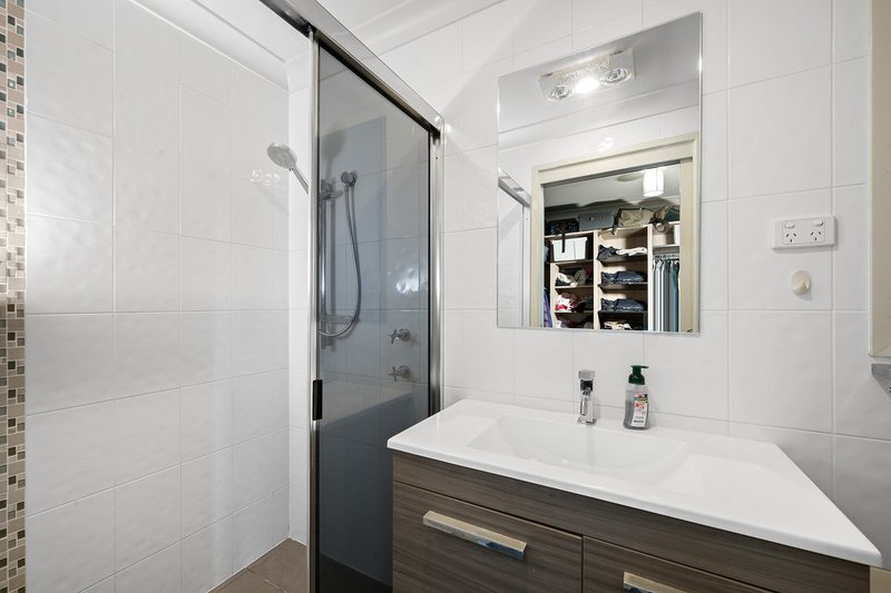 Photo - 5 Merfield Place, Giralang ACT 2617 - Image 7