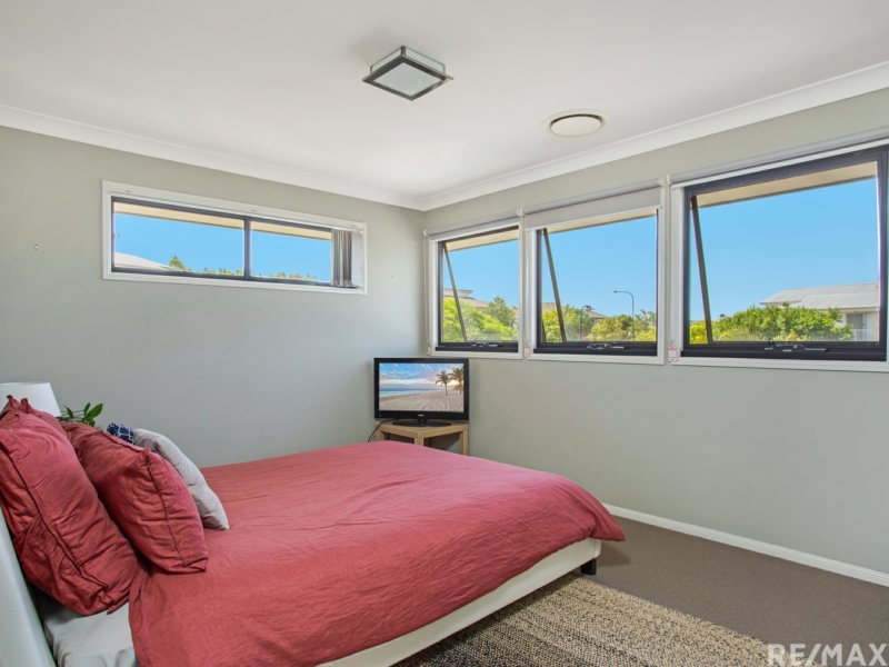 Photo - 5 Meridien Avenue, Varsity Lakes QLD 4227 - Image 12