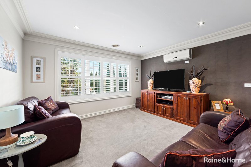 Photo - 5 Merrigum Crescent, Caroline Springs VIC 3023 - Image 17