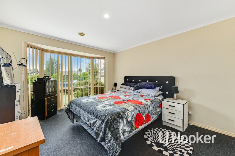 Photo - 5 Merrijig Avenue, Cranbourne VIC 3977 - Image 8