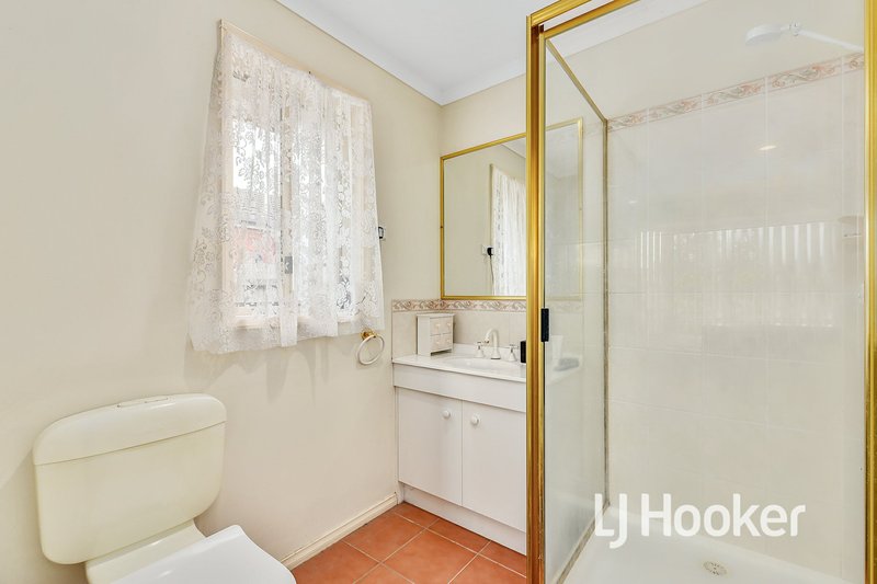 Photo - 5 Merrijig Avenue, Cranbourne VIC 3977 - Image 9