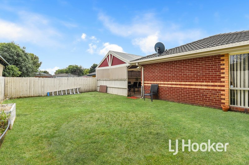 Photo - 5 Merrijig Avenue, Cranbourne VIC 3977 - Image 11