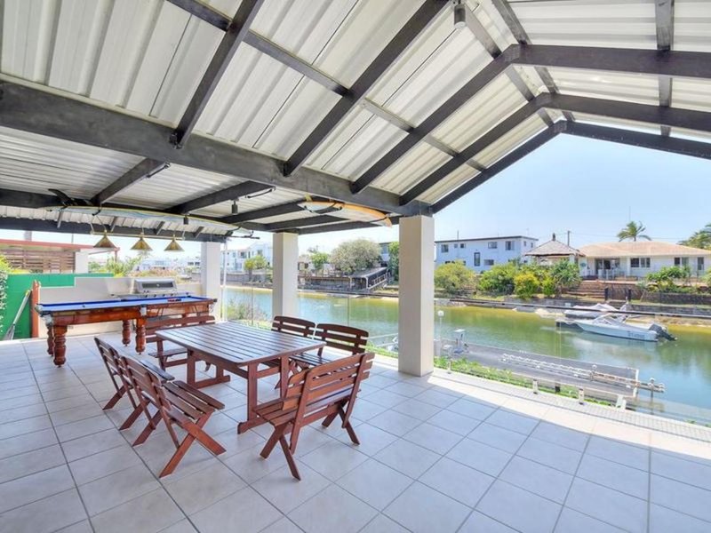 Photo - 5 Mexicali Court, Broadbeach Waters QLD 4218 - Image 3