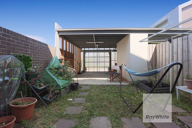 Photo - 5 Mezzo Walk, Greenvale VIC 3059 - Image 11