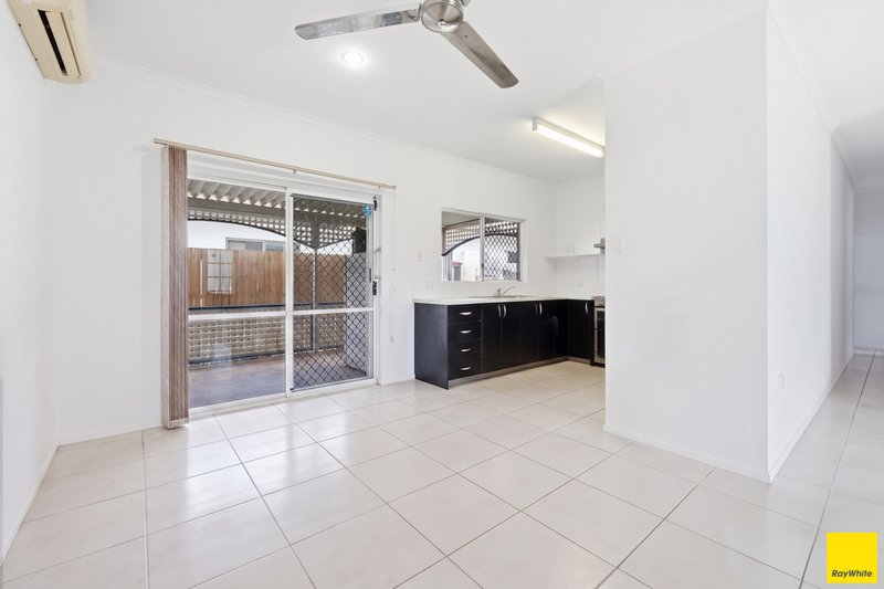 Photo - 5 Michaelangelo Drive, Redlynch QLD 4870 - Image 3