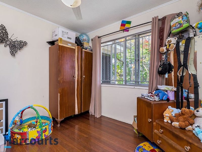 Photo - 5 Midyim Street, Zillmere QLD 4034 - Image 7