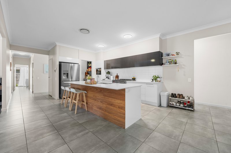Photo - 5 Mildura Court, Burpengary QLD 4505 - Image 7