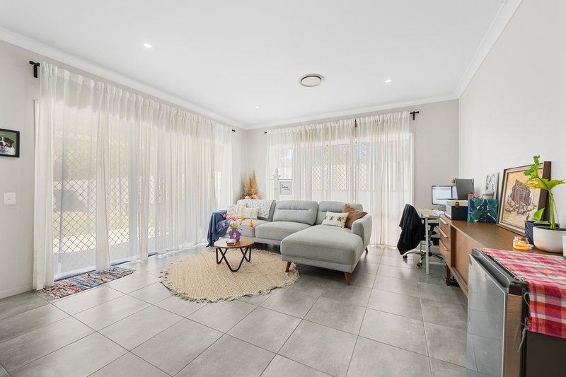 Photo - 5 Mildura Court, Burpengary QLD 4505 - Image 9