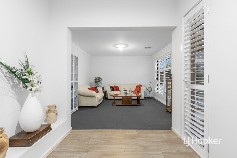 Photo - 5 Millpond Drive, Point Cook VIC 3030 - Image 4