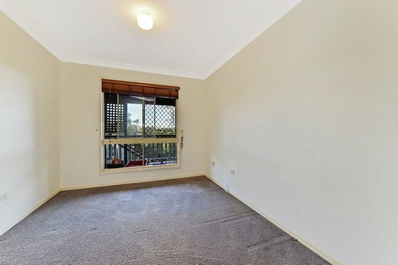 Photo - 5 Millwood Court, Ferny Hills QLD 4055 - Image 16