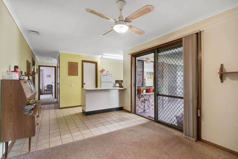 Photo - 5 Miner Place, Parrearra QLD 4575 - Image 6