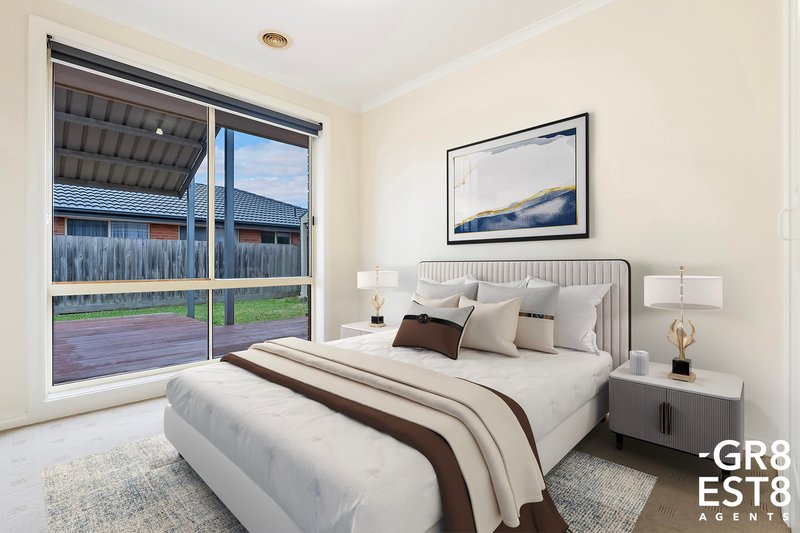 Photo - 5 Mingay Place, Cranbourne West VIC 3977 - Image 3