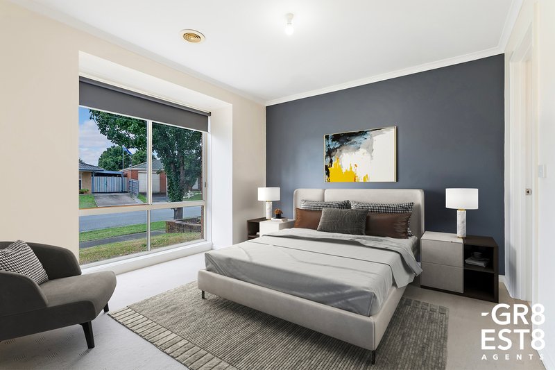 Photo - 5 Mingay Place, Cranbourne West VIC 3977 - Image 7