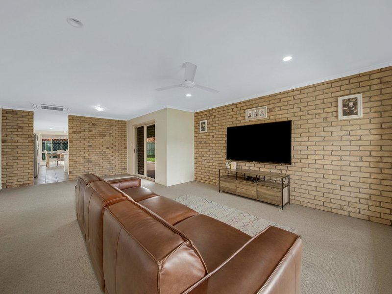 Photo - 5 Minya Close, Boyne Island QLD 4680 - Image 8