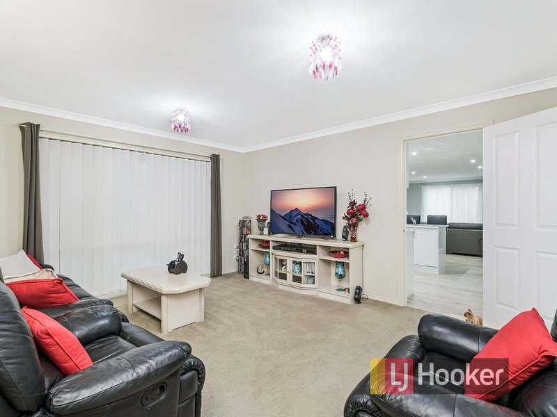 Photo - 5 Mira Court, Cranbourne VIC 3977 - Image 8