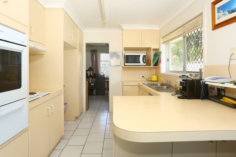 Photo - 5 Miralie Place, Ashmore QLD 4214 - Image 10