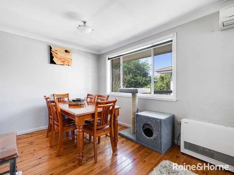 Photo - 5 Miriyan Drive, Kelso NSW 2795 - Image 3