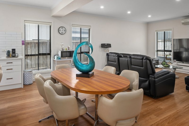 Photo - 5 Miro Place, Epping VIC 3076 - Image 6