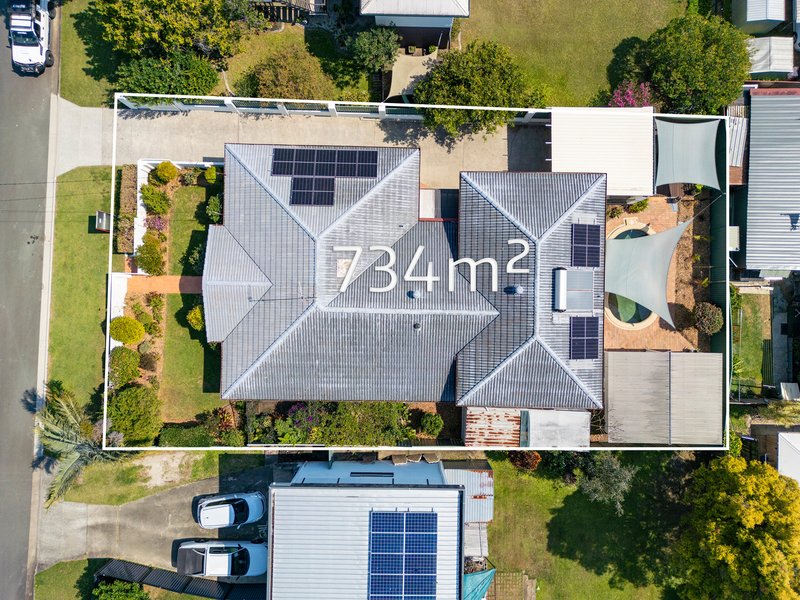 Photo - 5 Mitchell Avenue, Molendinar QLD 4214 - Image 2